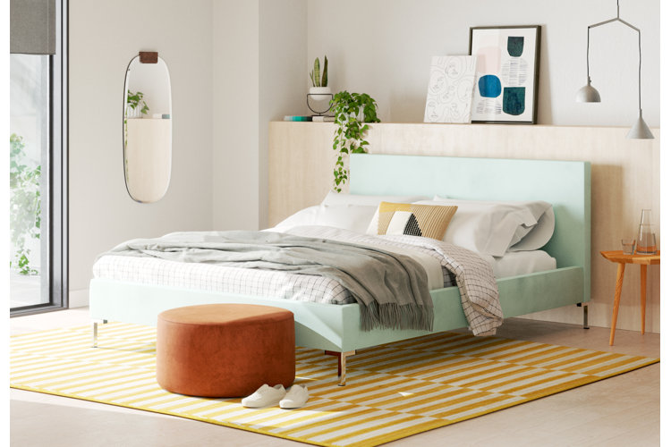 Mint green and on sale white bedroom